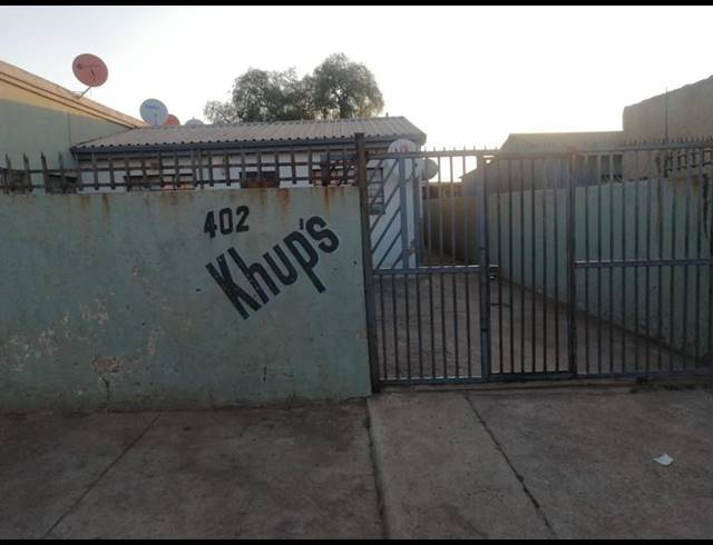 6 BEDROOM HOUSE FOR SALE IN TEMBISA CENTRAL